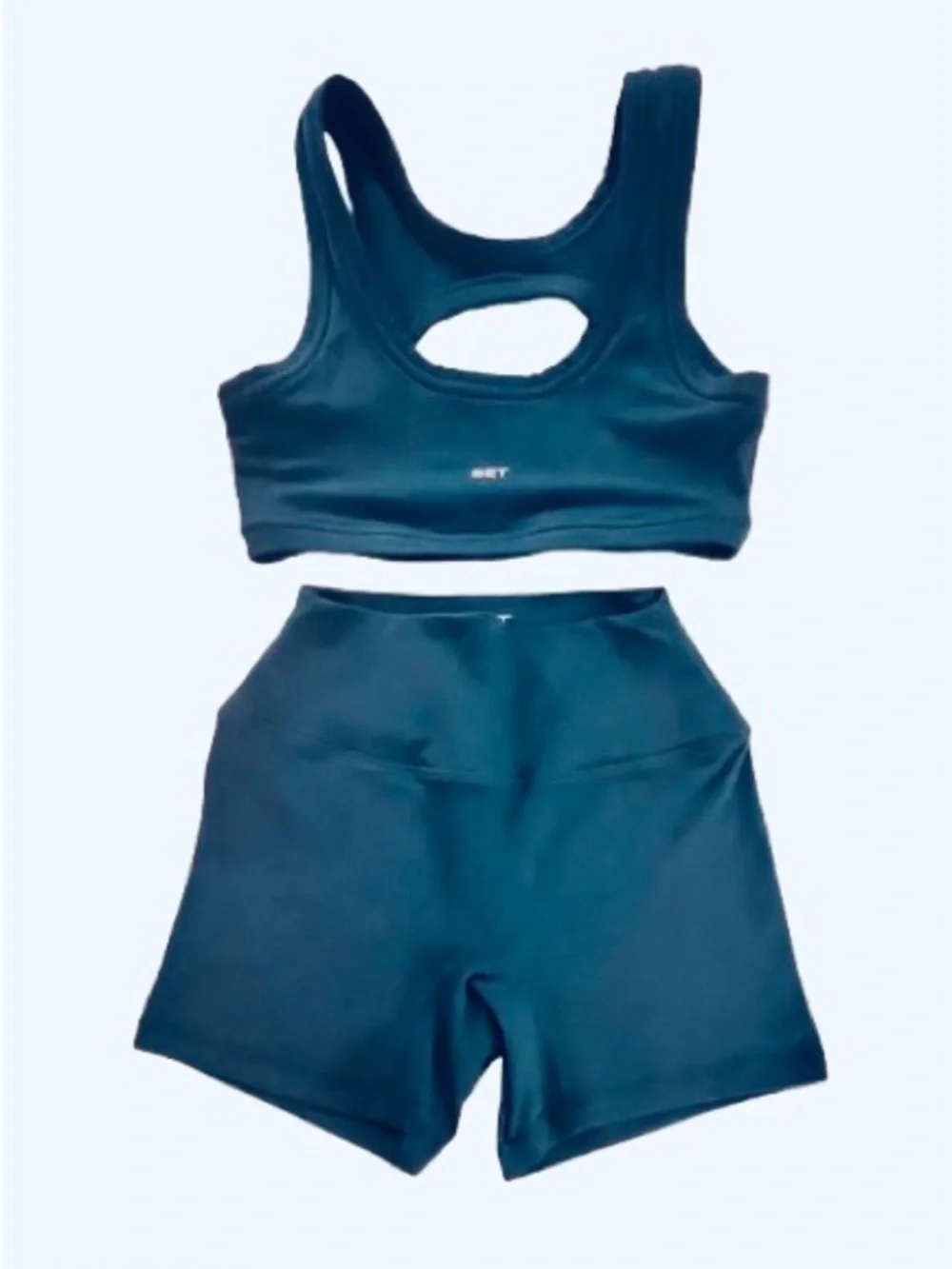 🆕-Set Active- Form Cloud Matching Set Biker Shorts & Sports Bra in Agave. Sm/Med